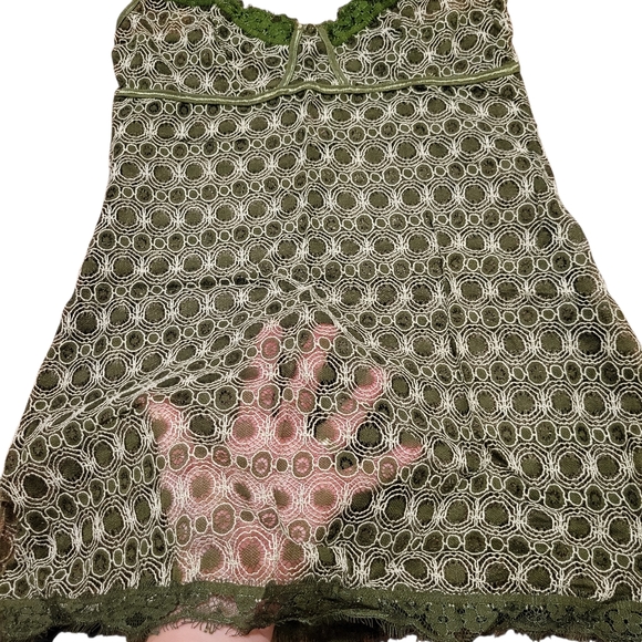 Green Sheer Geometric Mesh Lace Cami Tank Top - Picture 2 of 7